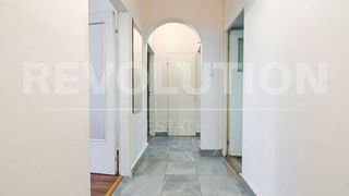 Тристаен Продажби, Света Троица, София (11)