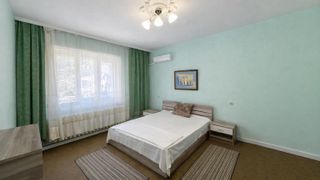 Тристаен апартамент в района на Центъра/ С ПАРКОМЯСТО!