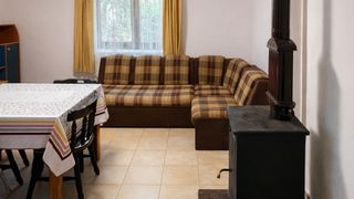 Етаж от къща Наеми, Левски, Варна (2)