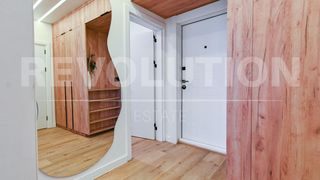 Тристаен Продажби, Младост 3, София (9)