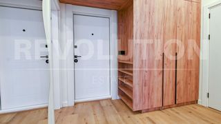 Тристаен Продажби, Младост 3, София (11)