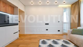 Тристаен Продажби, Младост 3, София (4)