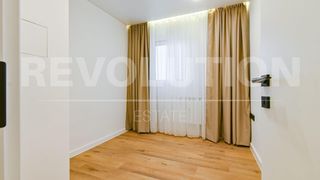 Тристаен Продажби, Младост 3, София (7)
