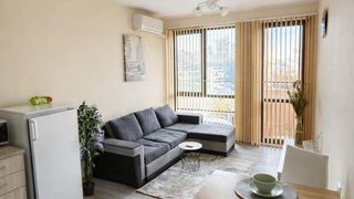Двустаен апартамент в кв. Южен (2)