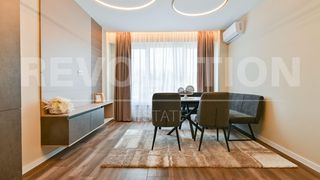 Тристаен Продажби, Дружба 1, София (2)