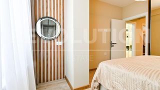 Тристаен Продажби, Дружба 1, София (14)