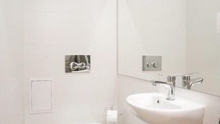 Тристаен апартамент в центъра на София.  (6)