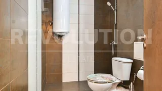Тристаен Продажби, Младост 4, София (11)