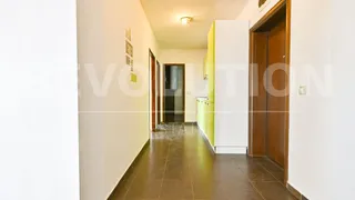 Тристаен Продажби, Младост 4, София (10)