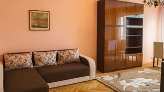 Тристаен апартамент в района на Чайка!