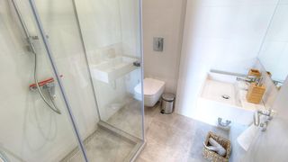Тристаен апартамент в Центъра на София. (11)