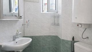 Двустаен апартамент  в гр.Варна, Окръжна болница!  (3)