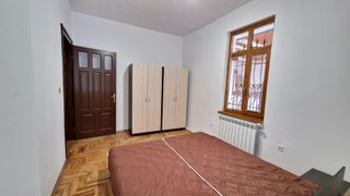 Тристаен Наеми, Център-ЦУМ, София (5)