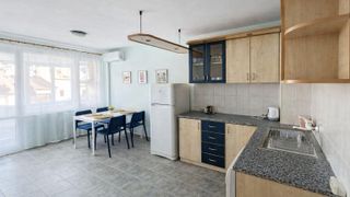 Trei camere Închirieri, Spitalul raional, Varna