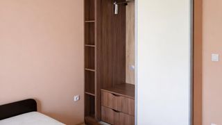 НОВО! Двустаен апартамент в кв. Каменица 1/ С паркомясто и вх. такси! (3)
