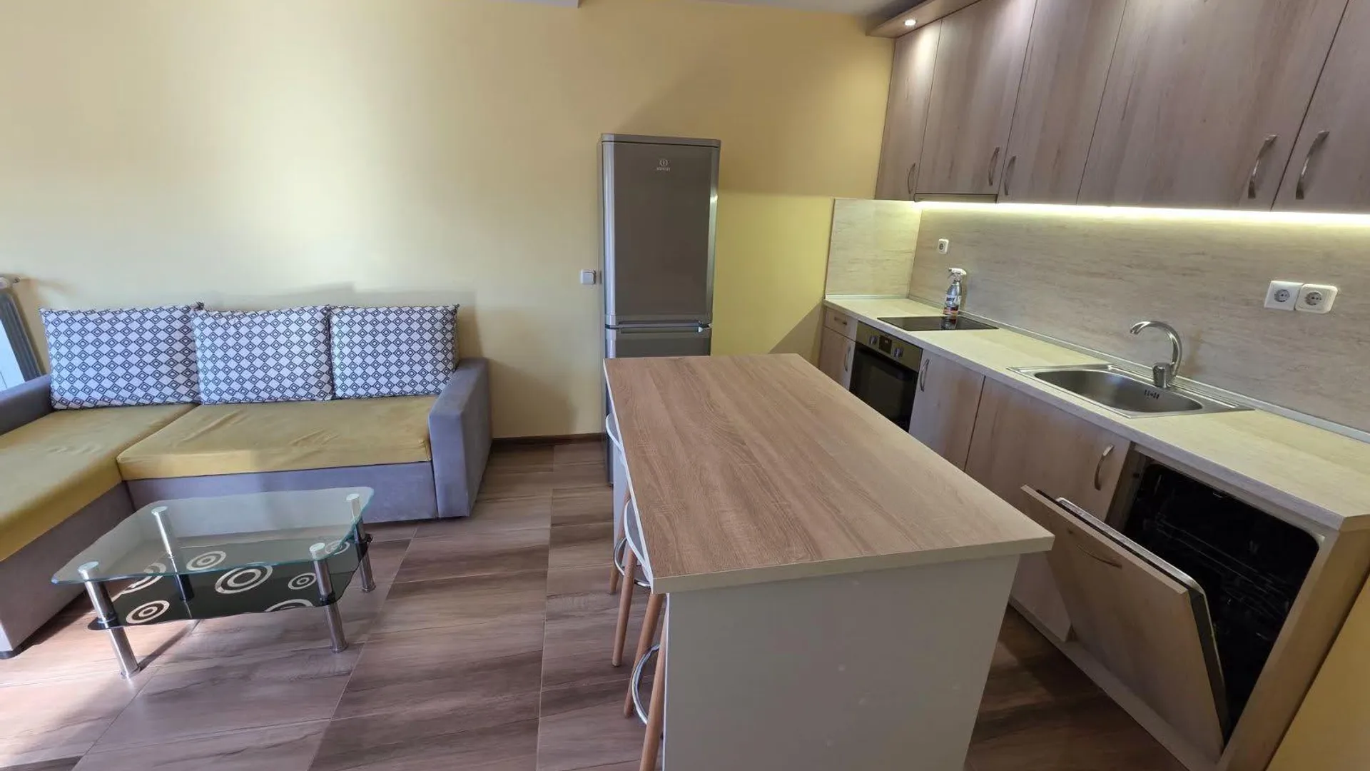 Two-bedroom Rentals, Studentski Grad, Sofia – photo 1