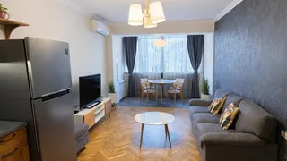 Тристаен Наеми, Каменица 1, Пловдив (2)