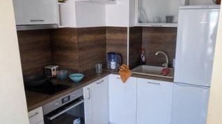 Тристаен апартамент  в гр.Варна, Колхозен пазар!  (2)
