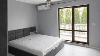 Тристаен Наеми, Бриз, Варна (3)