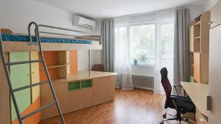 Тристаен Наеми, Чайка, Варна (5)