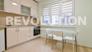 Тристаен Наеми, Медицинска академия, София (4)