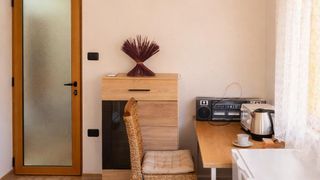 Тристаен Наеми, Червен площад, Варна (4)