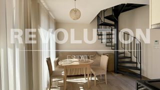 Haus Verleih, Herr Alen Mak, Warna