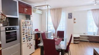 Dreizimmerwohnung Verleih, Kolchosmarkt, Warna (3)