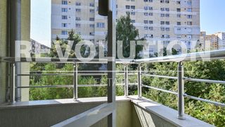 Тристаен Наеми, Младост 1, София (8)