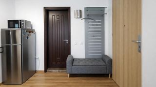 Тристаен Наеми, Червен площад, Варна (7)