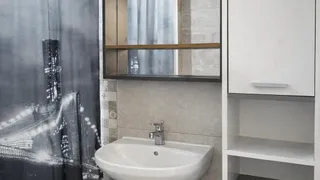 Тристаен Наеми, Конфуто, Варна (8)