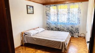 Етаж от Къща в ж.к. Левски.   (2)