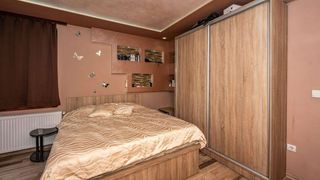 Тристаен апартамент в кв. Остромила/ С възможност за паркомясто!!! (6)