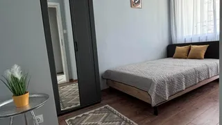 Тристаен Наеми, Център-ЦУМ, София (6)