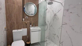 Тристаен Наеми, Център-ЦУМ, София (8)