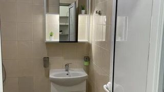 ЧИСТО НОВ! Тристаен апартамент в района на Центъра (7)