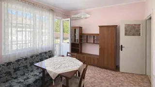 Тристаен Наеми, Център, Варна (2)