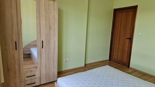 Тристаен Наеми, Красно село, София (6)