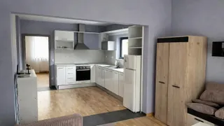 Тристаен Наеми, Център - НДК, София (2)