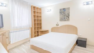 Тристаен апартамент в района на Каменица 1 (4)