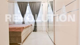 Тристаен апартамент в ж.к. Хаджи Димитър (14)