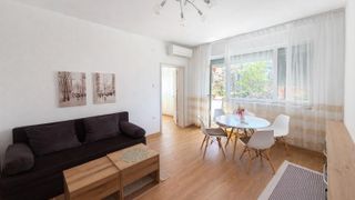 Тристаен апартамент в района на Центъра (3)
