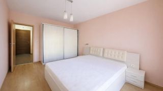 Тристаен апартамент в района на Центъра (4)