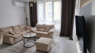 Двустаен апартамент в затворен комплекс в кв. Остромила (2)