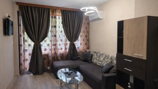 Прекрасен ДВУСТАЕН апартамент в района на Кършияка (2)