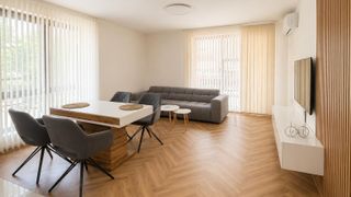 НОВО! Двустаен апартамент в кв. Кючук Париж (2)