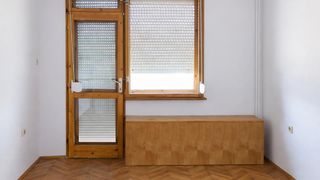 Тристаен полуобзаведен апартамент в кв. Каменица 2 (5)