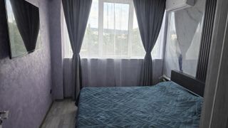 Тристаен Наеми, ЖП Гара, Варна (5)