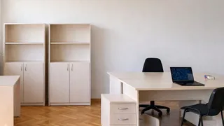Офис Наеми, Генерали, Варна