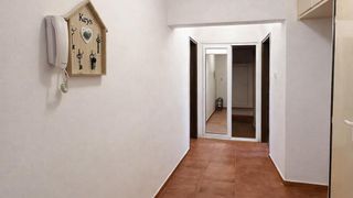 Просторен ТРИСТАЕН апартамент в кв. Гагарин (10)